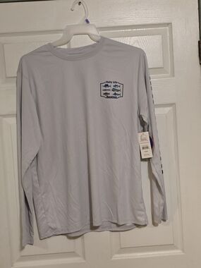 Salt Life Long-Sleeve Performance Tee in Light Gray with Fish Graphic